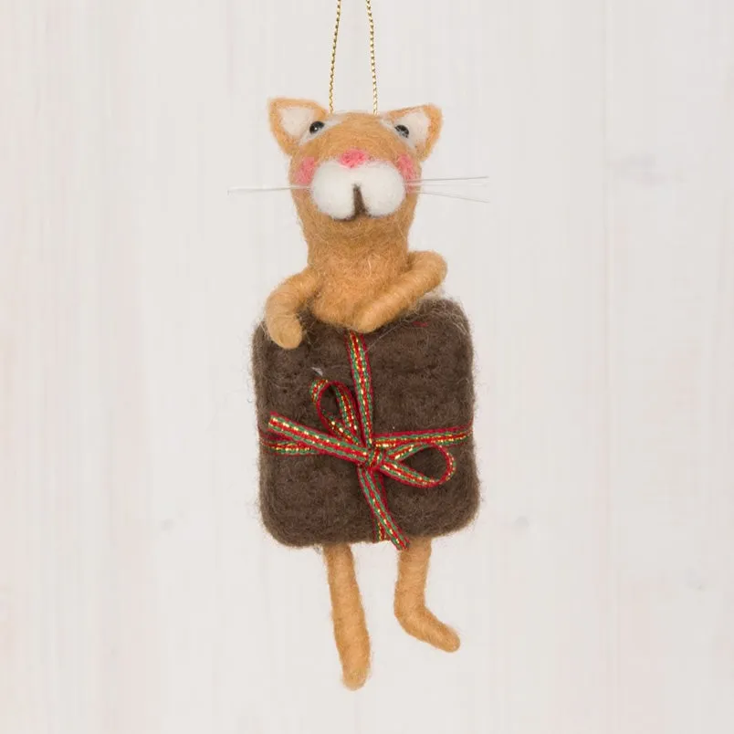 Hanging Wollen Cat in a Present