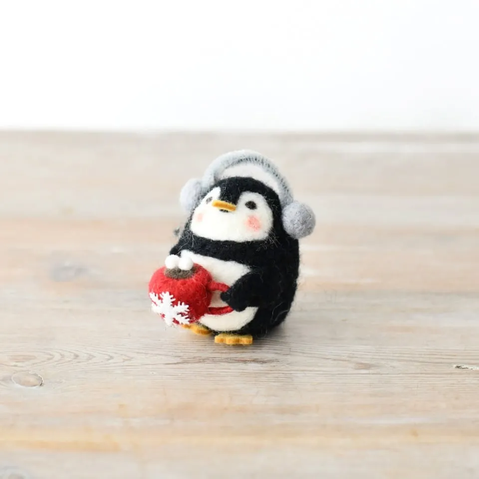 Wool Penguin Table Deco