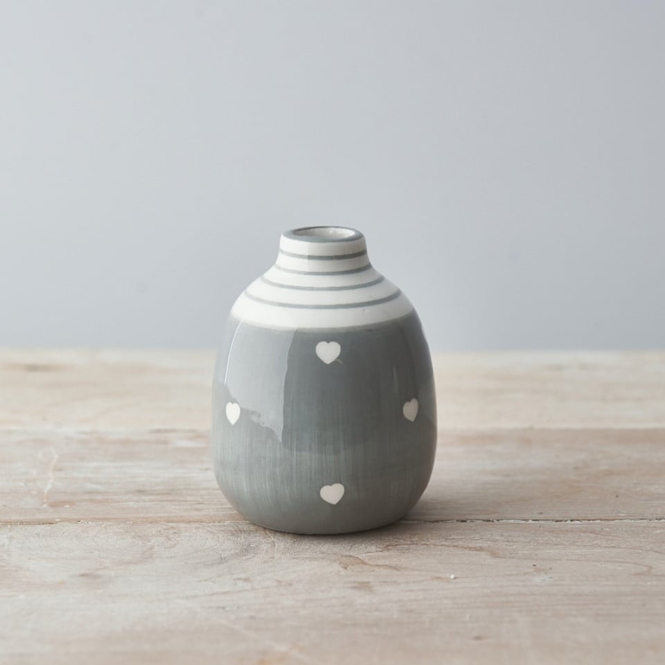 grey-vase-heart.jpg