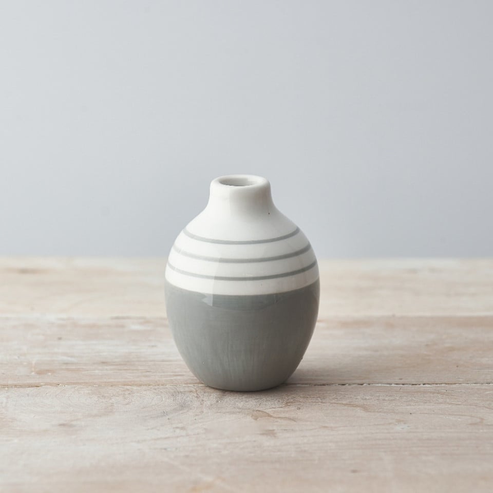 grey-vase-strip.jpg