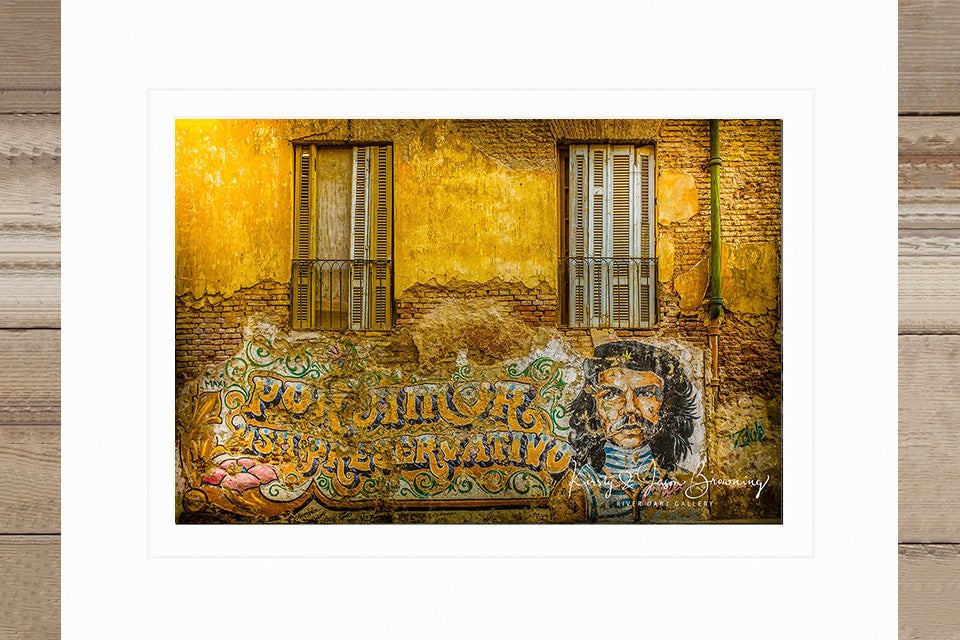 Finding Che
