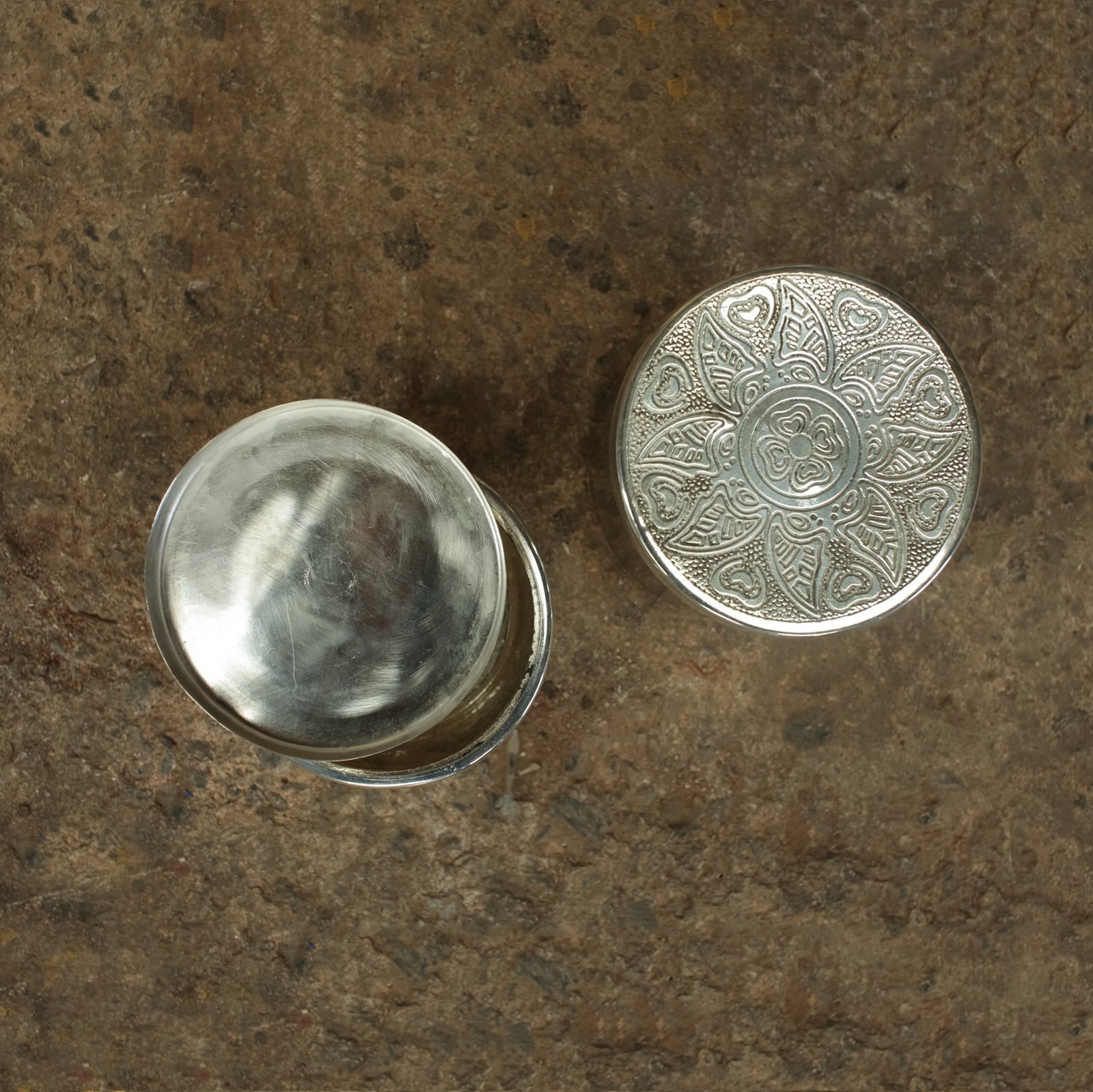 Jali Silver Pot - Antique Silver - image 2
