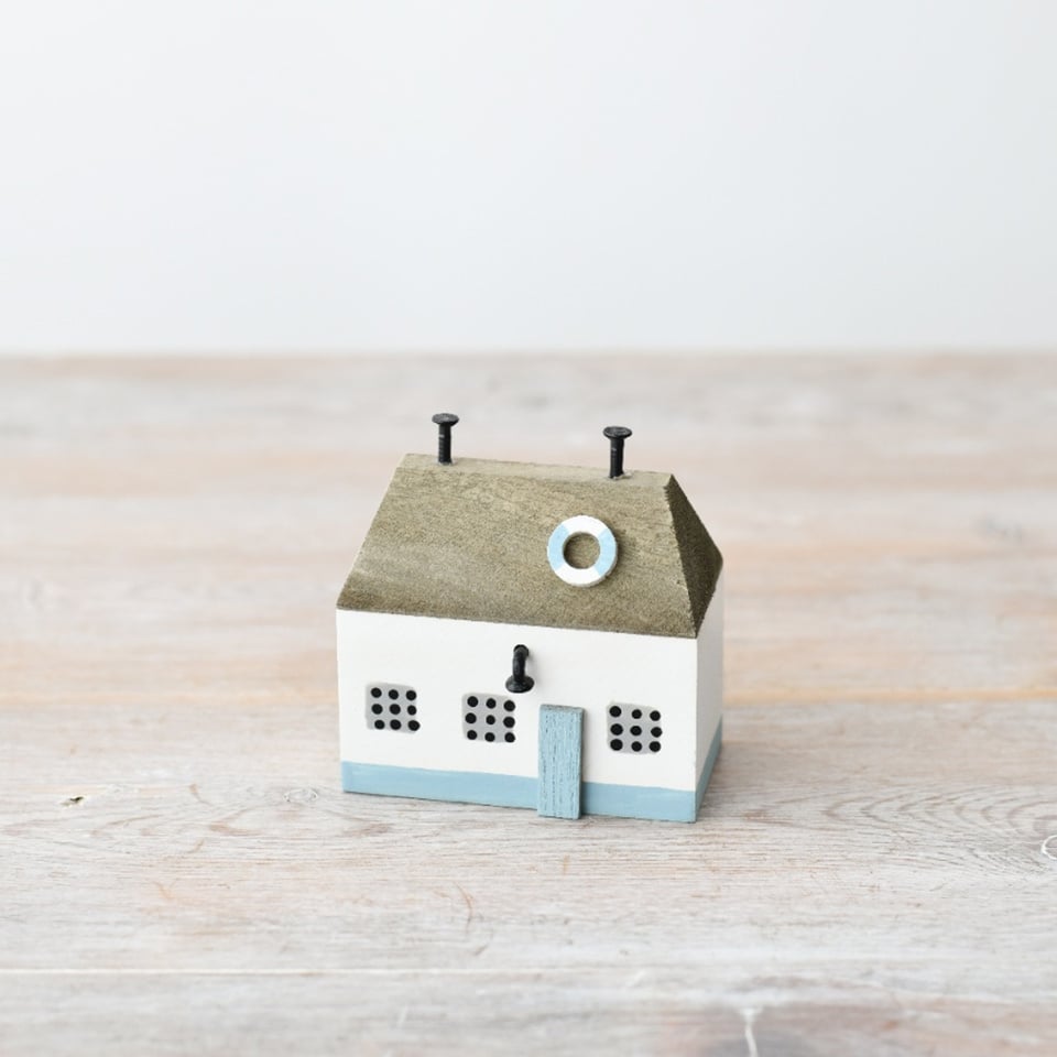 Seaside Wooden House Deco